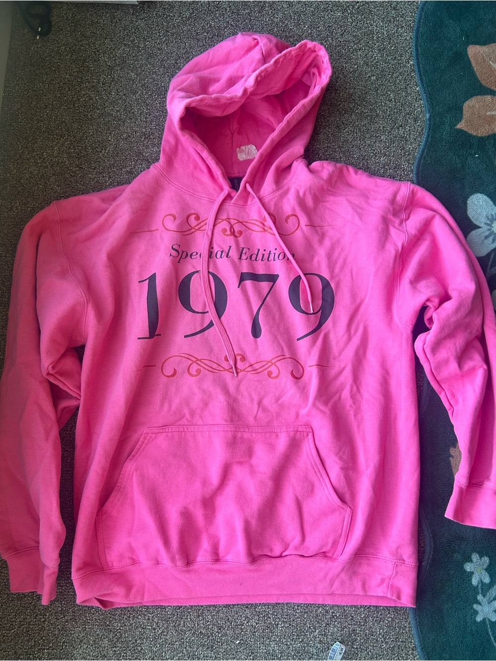 80% cotton Gildan hoodie